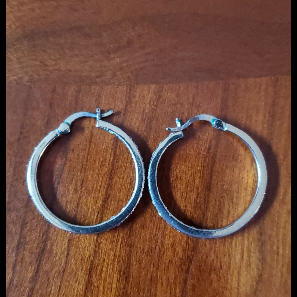 Costume stone encrusted earrings - Picture 7 of 7